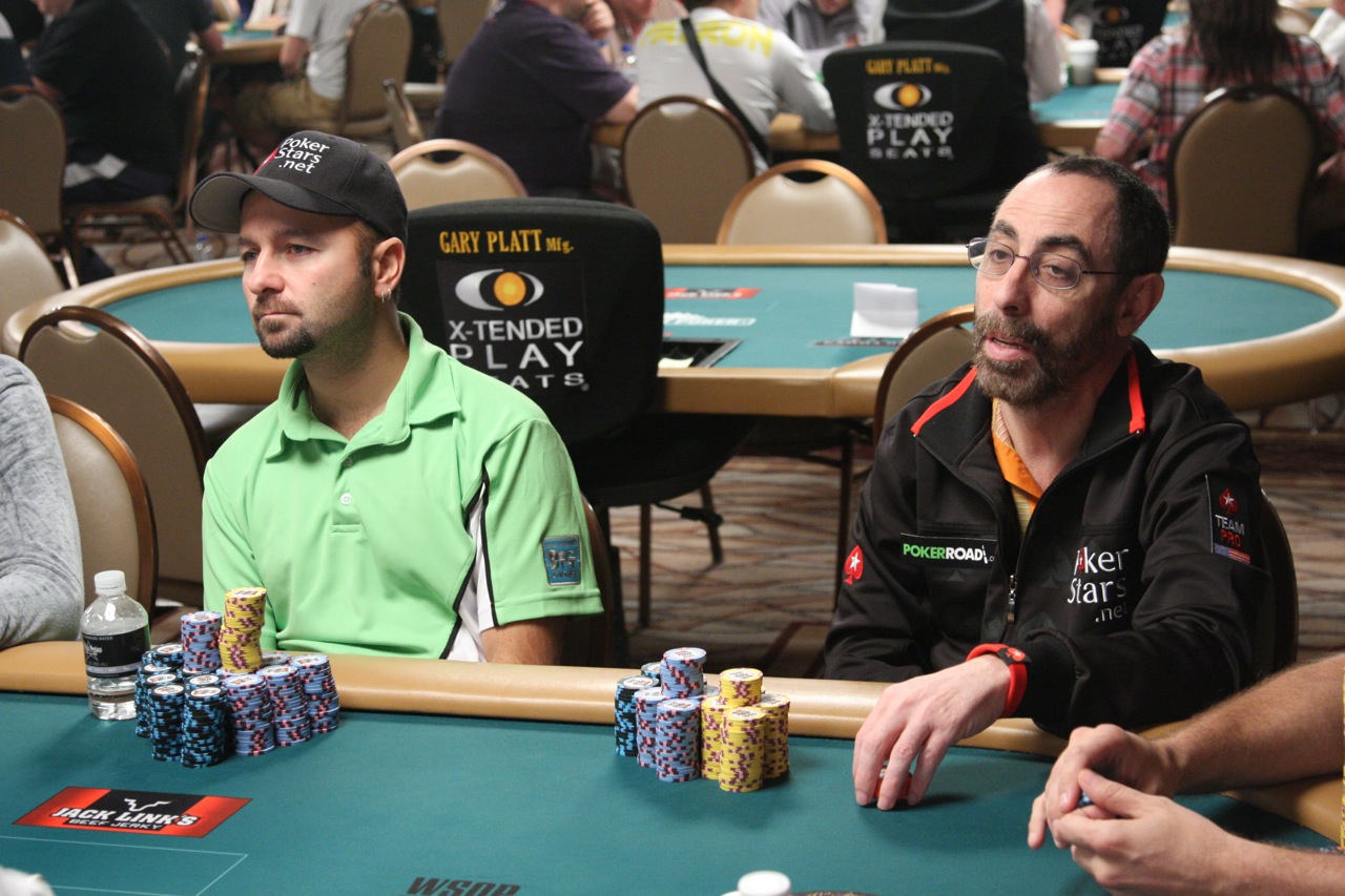 Daniel Negreanu and Barry Greenstein at the 2009 WSOP