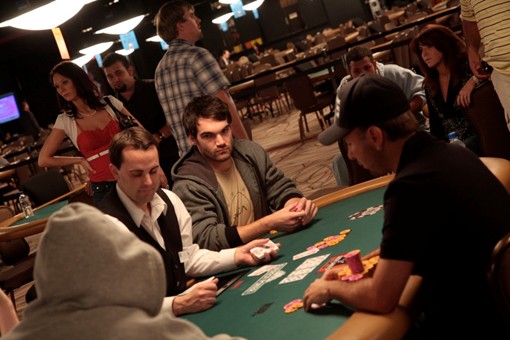 tho-girl-2009-wsop-3