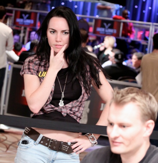 liv-boeree-on-the-rail-2
