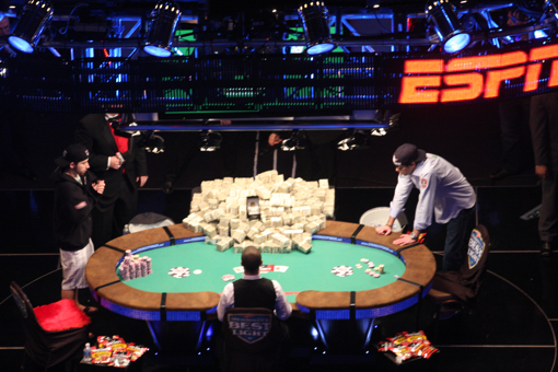 jonathan-duhamel-2010-wsop-112 (1)